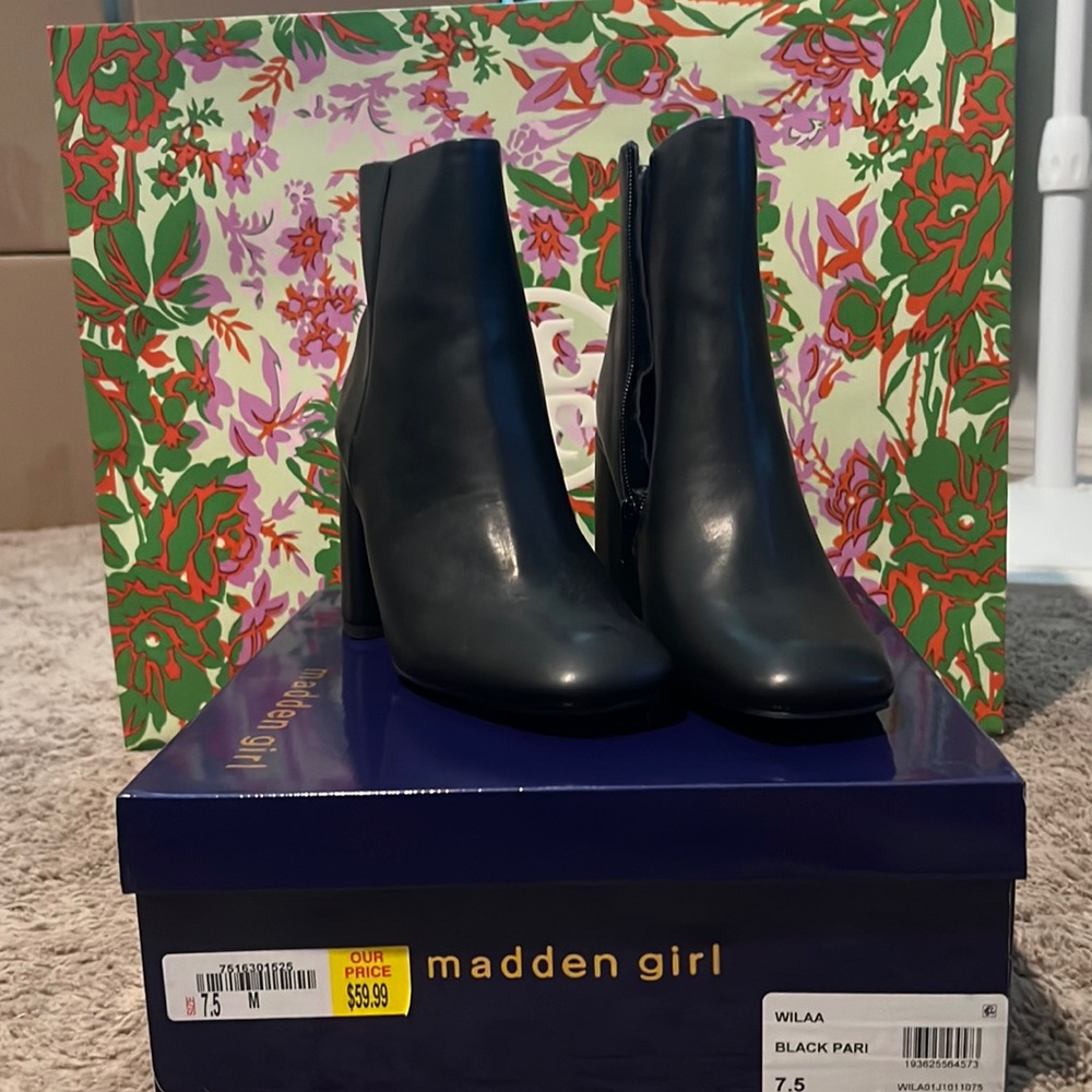 Madden Girl Wilaa boot